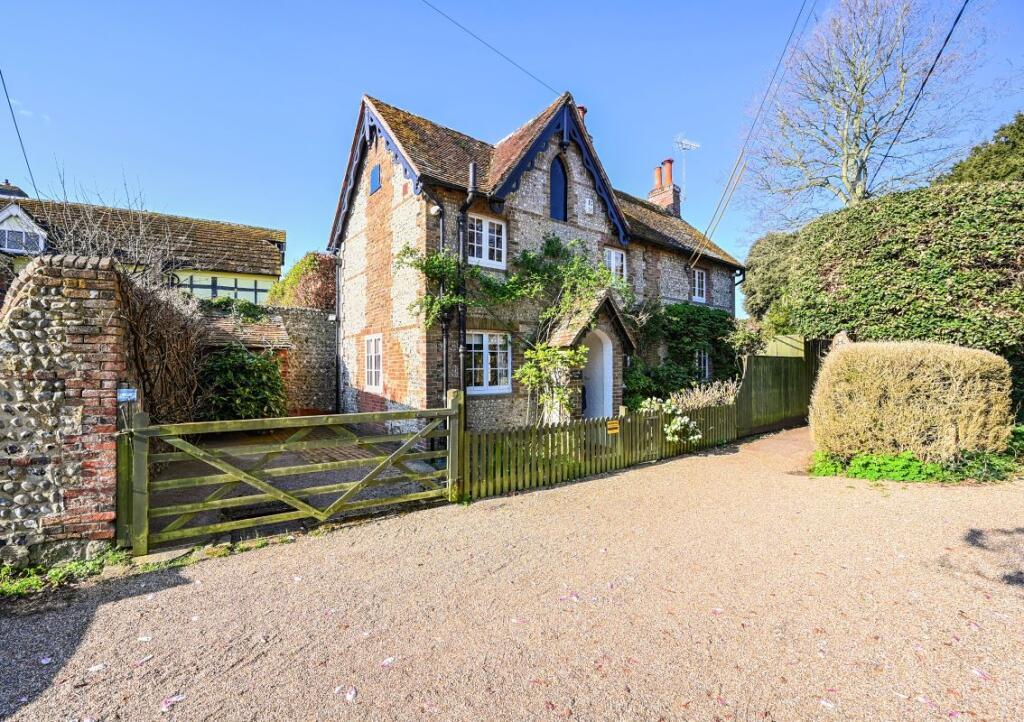 Red Oaks Lodge, Cagefoot Lane, Henfield, BN5 9HD