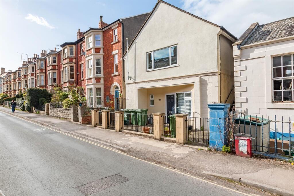 Main image of property: Lansdown, Stroud