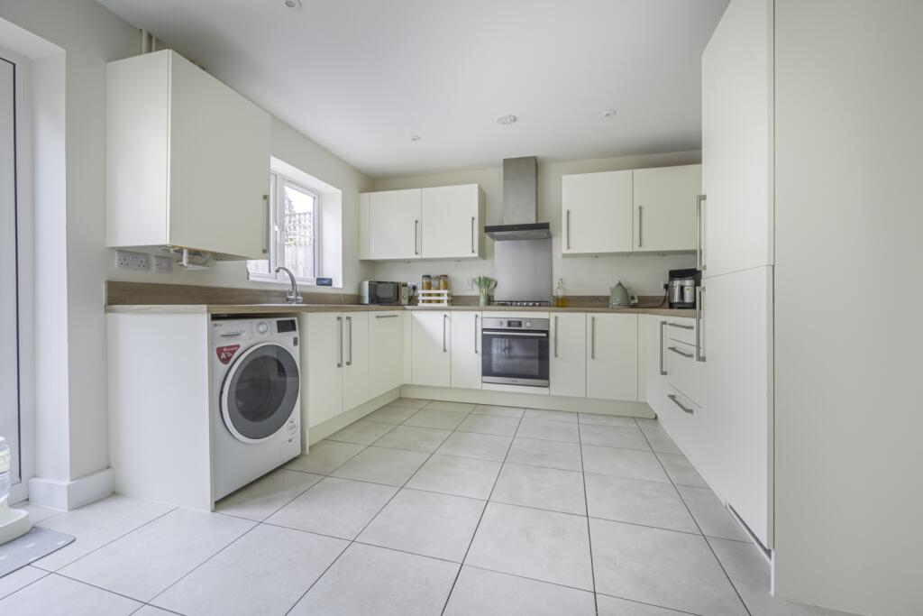 Sir Bernard Lovell Road, Malmesbury, Wiltshire, SN16 photo 2
