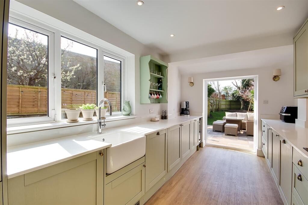 House in Worthing, Broadwater - View 3