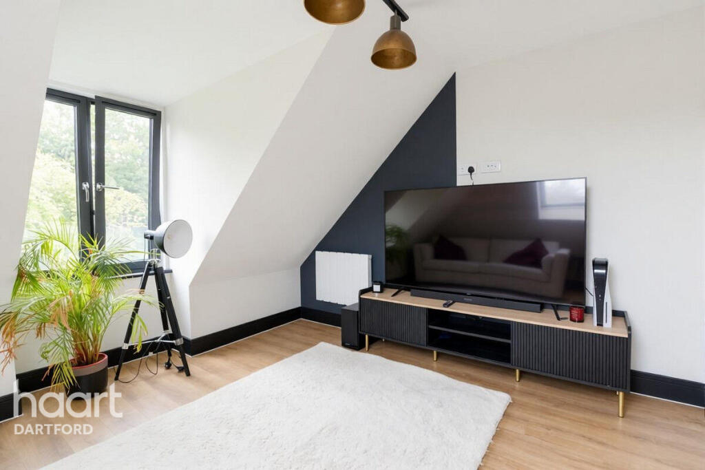 Apartment in Dartford - View 5