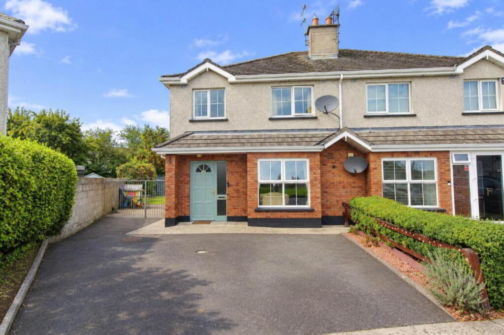 Main image of property: 82 Coille Bheithe, Nenagh