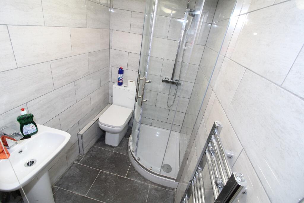 Apartment in Reading - View 4