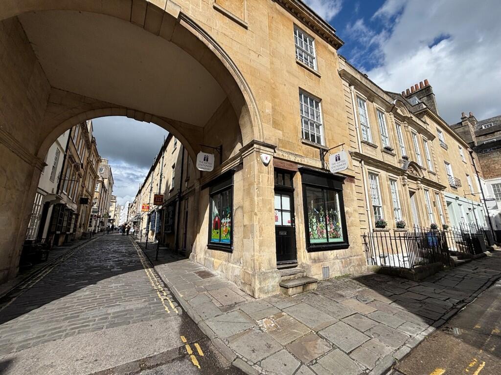 Main image of property: 1 Queen Street, Bath, Bath And North East Somerset, BA1 1HE