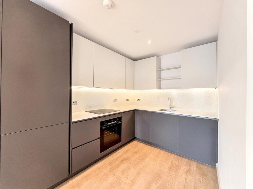 Main image of property: Manchester, M4