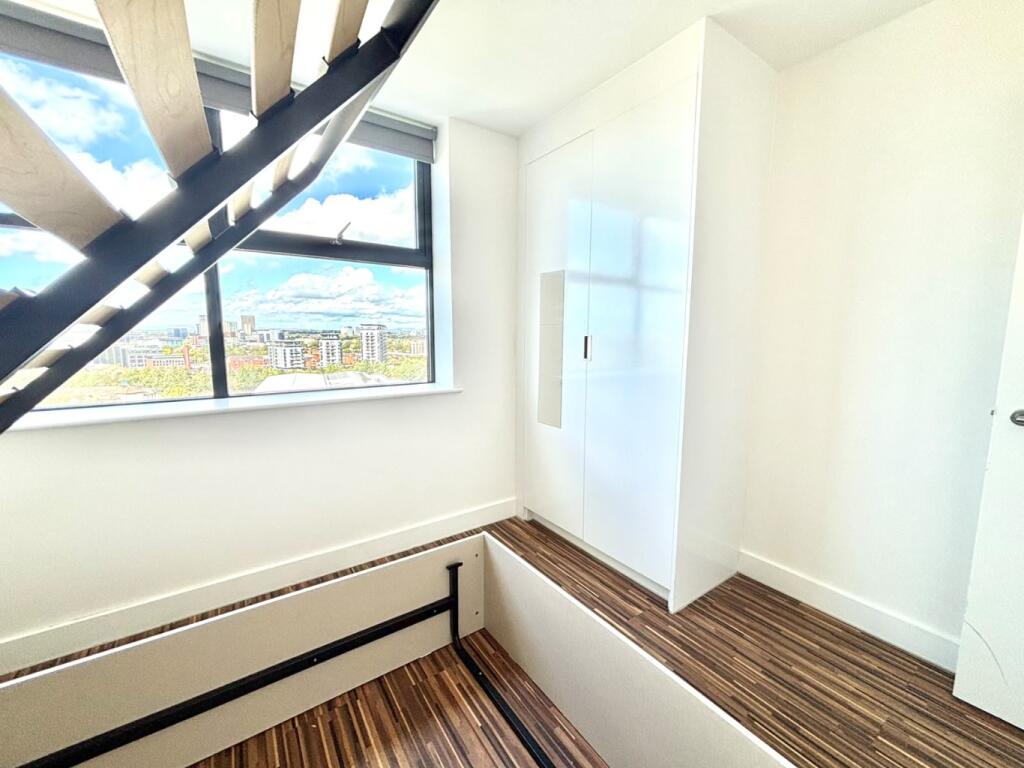 Apartment in Trafford, Greater Manchester - View 5