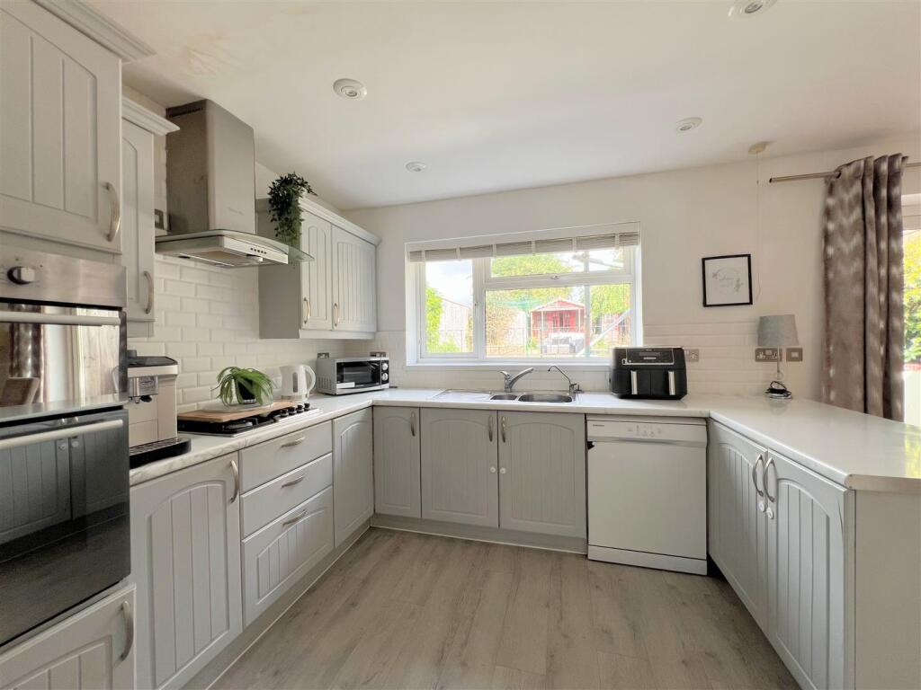 House in Plymouth, Woodford - View 4