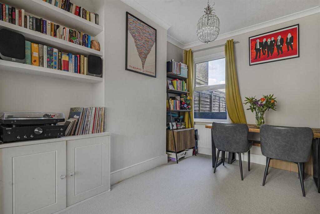 House in London, Chatterton Village, Southborough - View 4