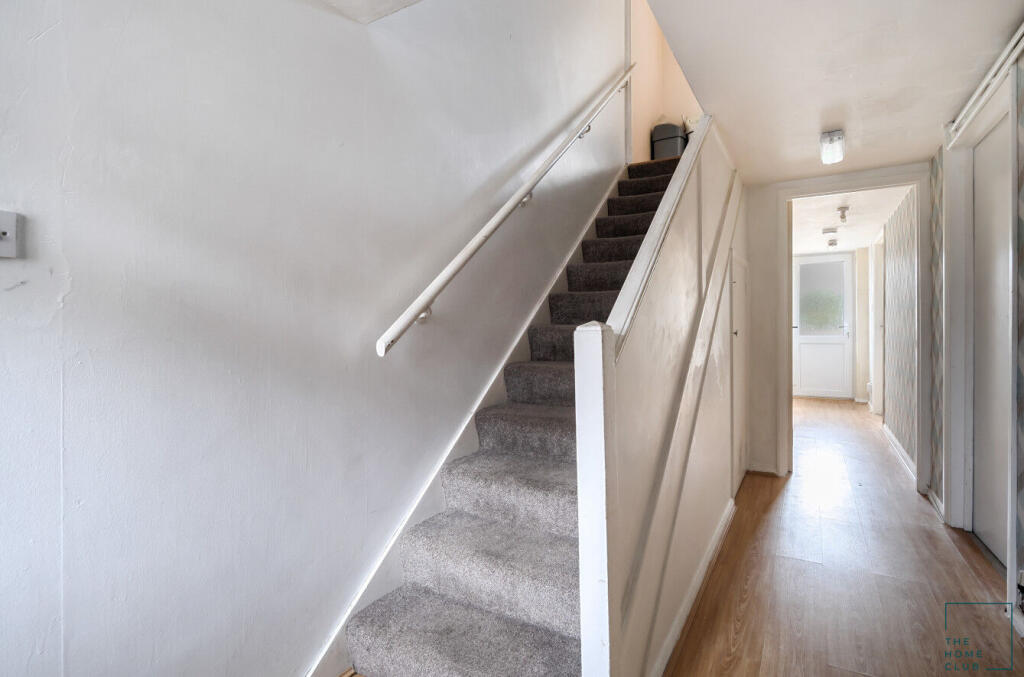 Queens Drive, Guildford, GU2 - View 5