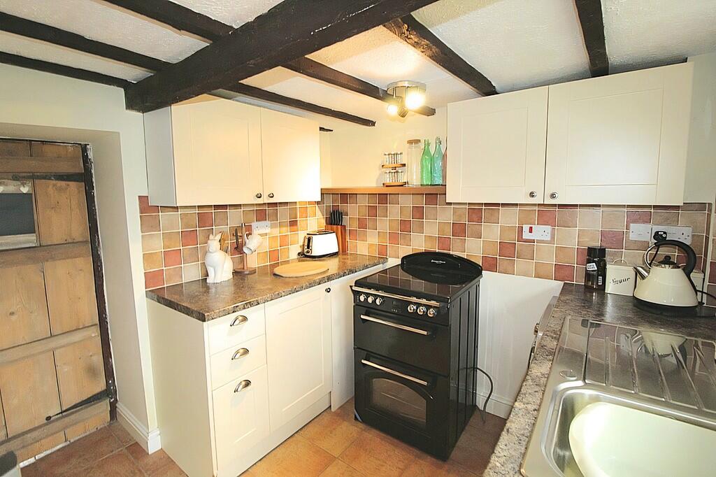 House in Westbury - View 6