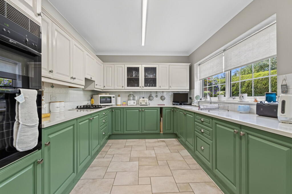 Chase Park Road, Yardley Hastings, NN7 1HD - View 6