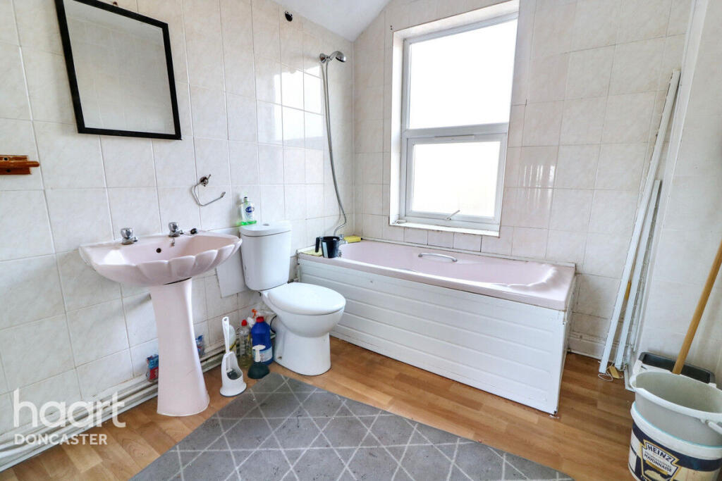 24 St. Johns Road photo 3