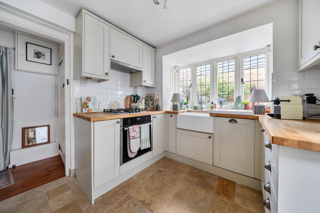 House in Hart, Odiham - View 3