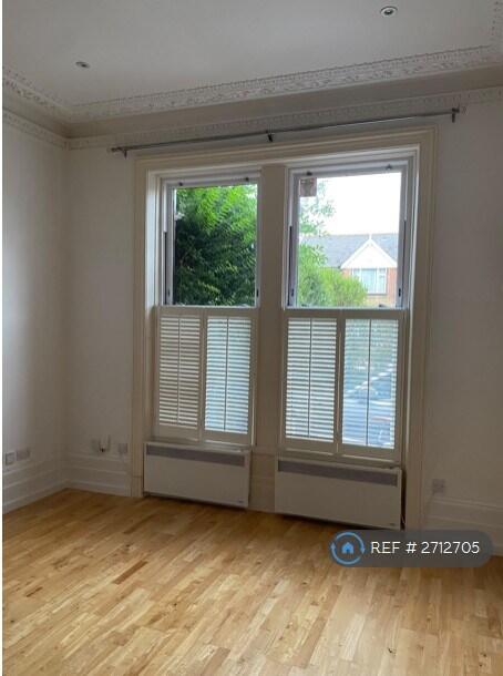 Apartment in London - View 3
