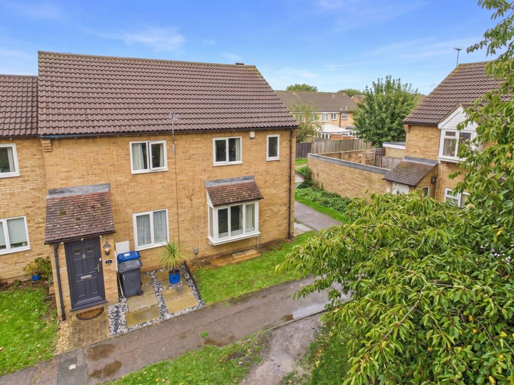 3-bed terraced on Ashton Gardens, Huntingdon, Cambridgeshire., £250,000