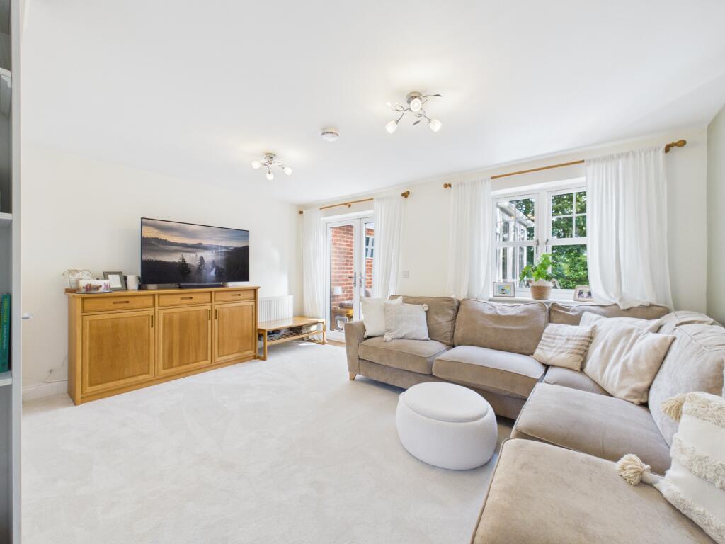 Stanley Close, Baughurst, RG26 photo 4
