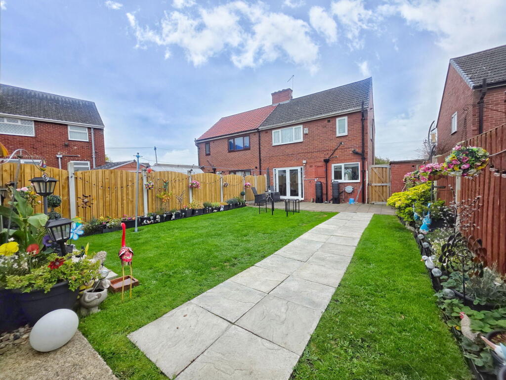 3-bed semi-detached on Queensway, Worsbrough, Barnsley, S70 5EN, £170,000