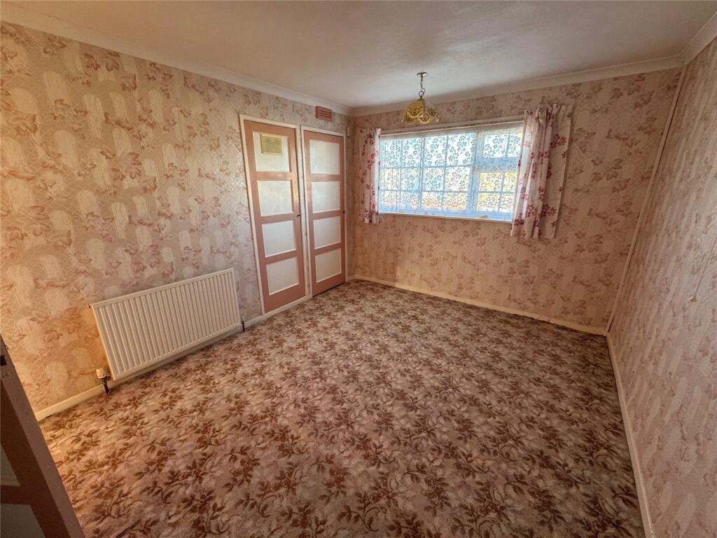 Wardley Close, Park South, Swindon, SN3 - More