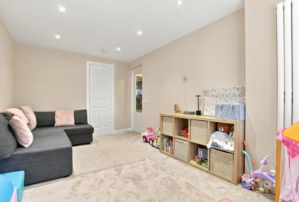 House in Kilmarnock, North Ayrshire - More