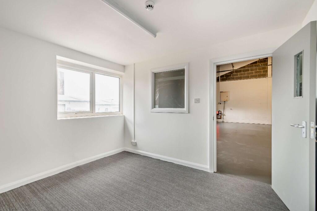 Additional image 8 of 19 Great Russell Court, Bradford, BD7 