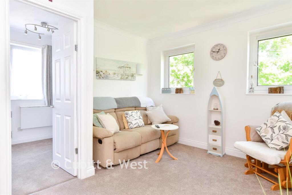 Apartment in Worthing, West Sussex - View 4