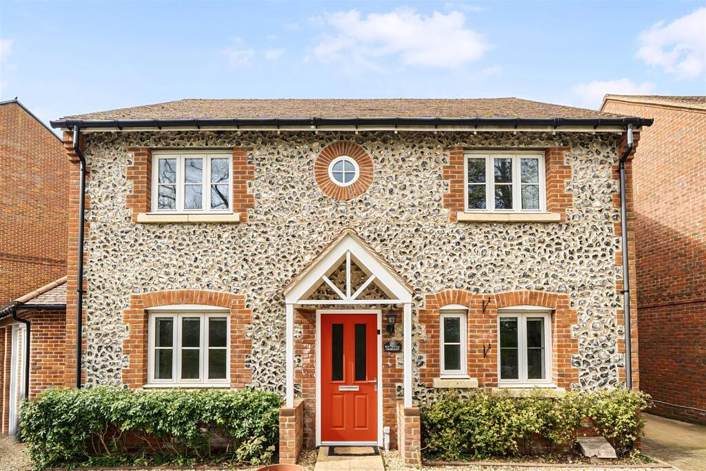 Main image of property: Kingshill Crescent, High Wycombe