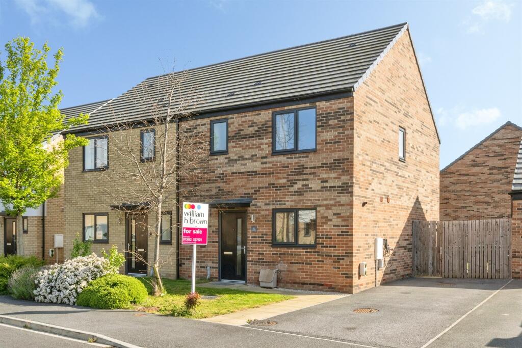 3-bed semi-detached on Swan Road, Lakeside, Doncaster, £240,000