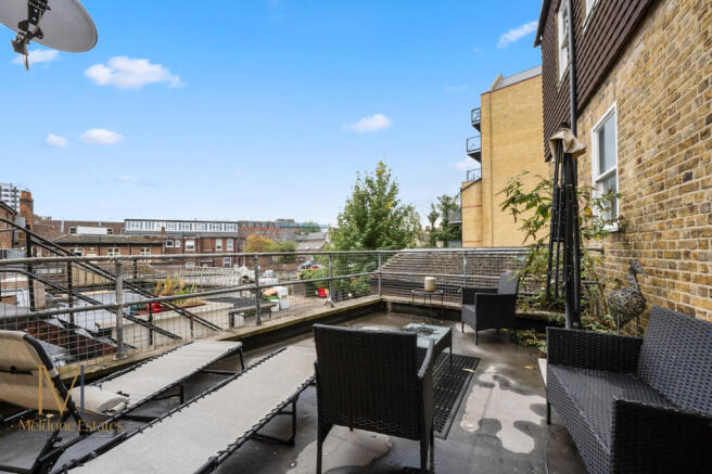 Flat_Balcony_2