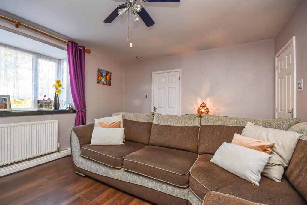 House in Wolverhampton, Woodcross - More