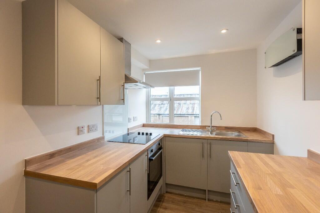 Apartment in Birkenhead, Seacombe - View 5