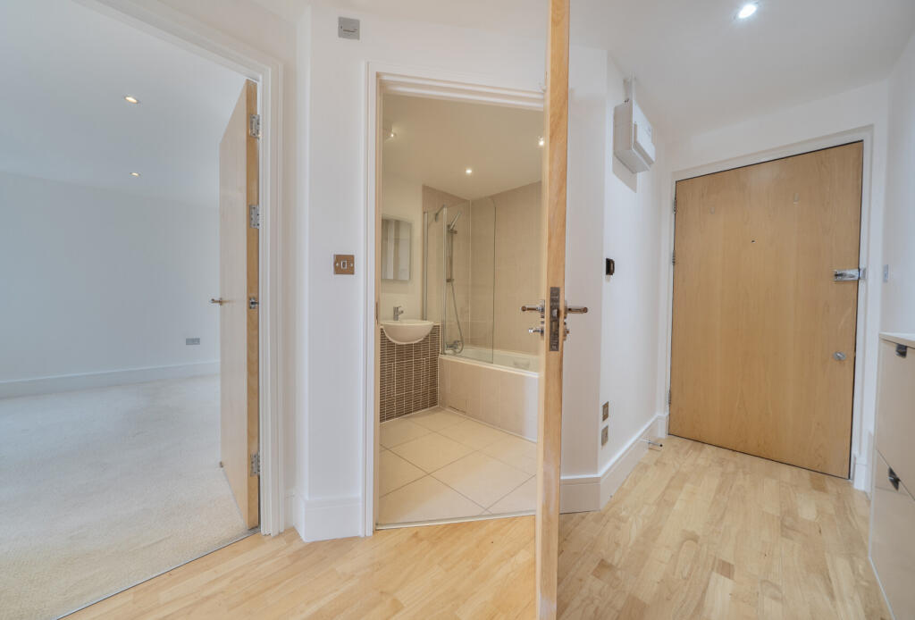 Rubicon Court, 21 - 23 North Street, Romford, RM1 photo 4