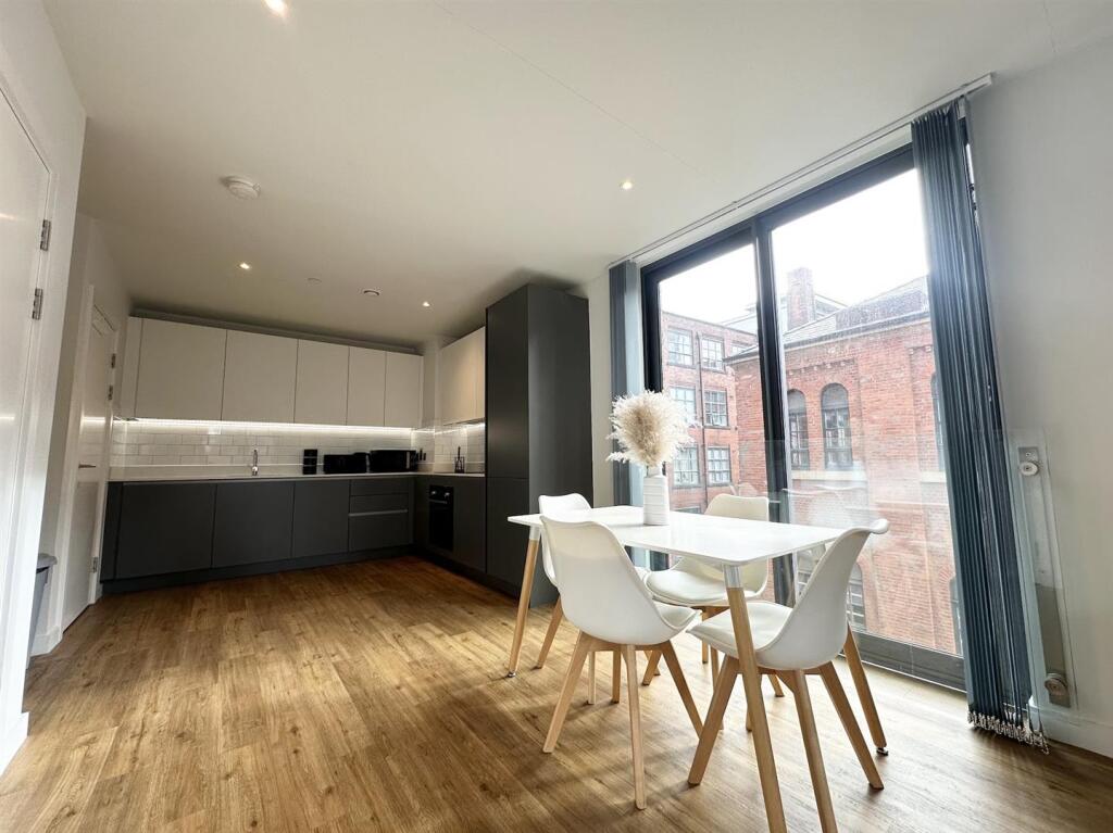Apartment in Manchester - View 5