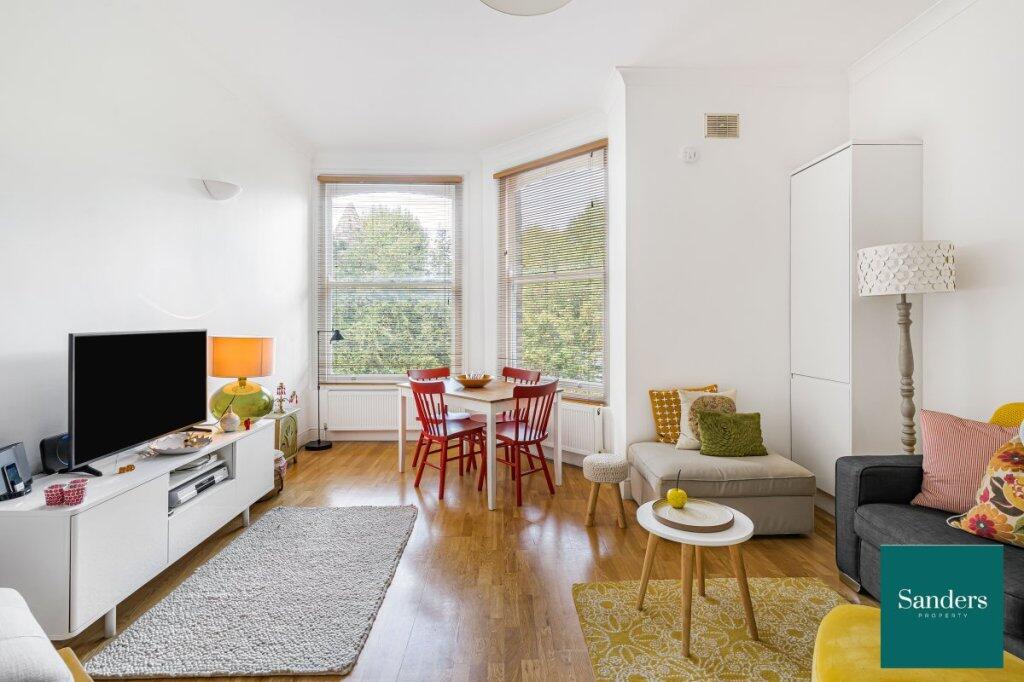 Apartment in London, Taverner Square, Highbury - View 2