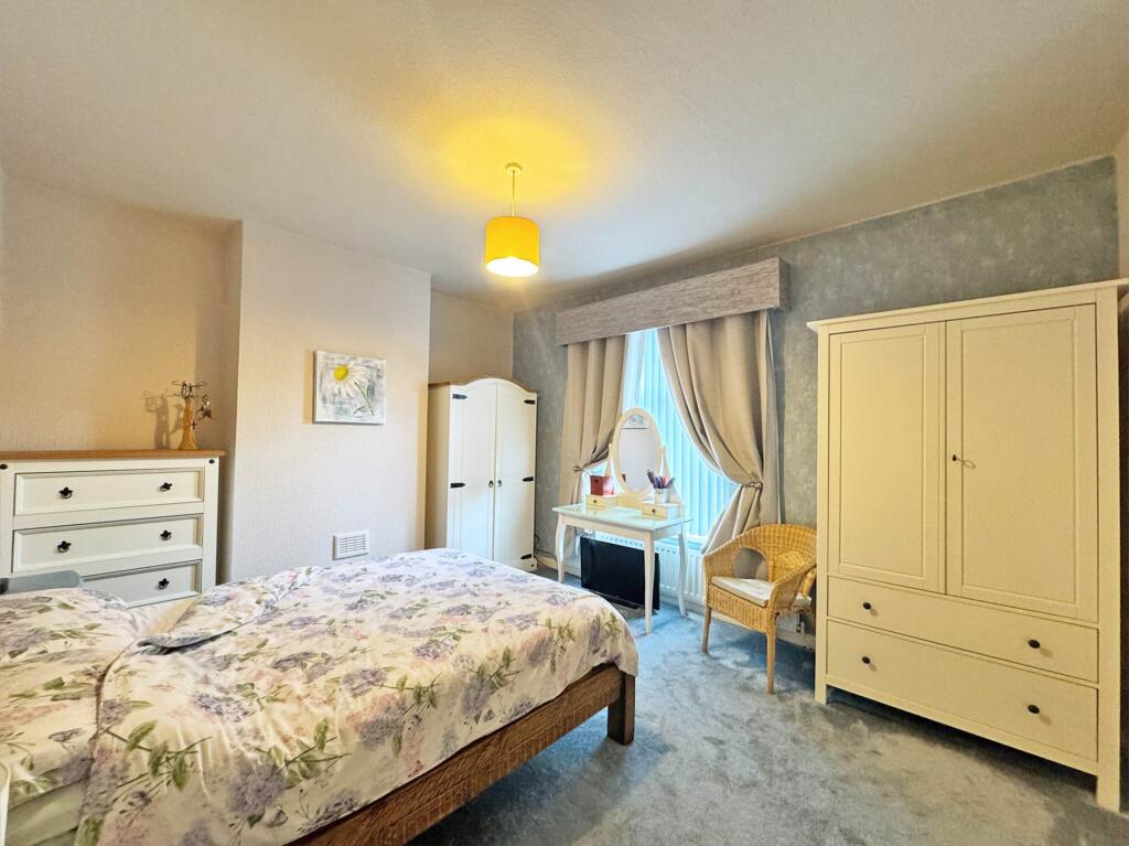 House in Oldham, Greater Manchester - View 5