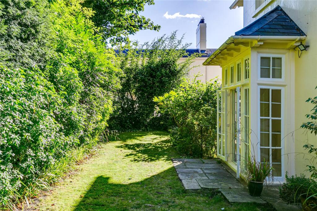 House in London - View 5