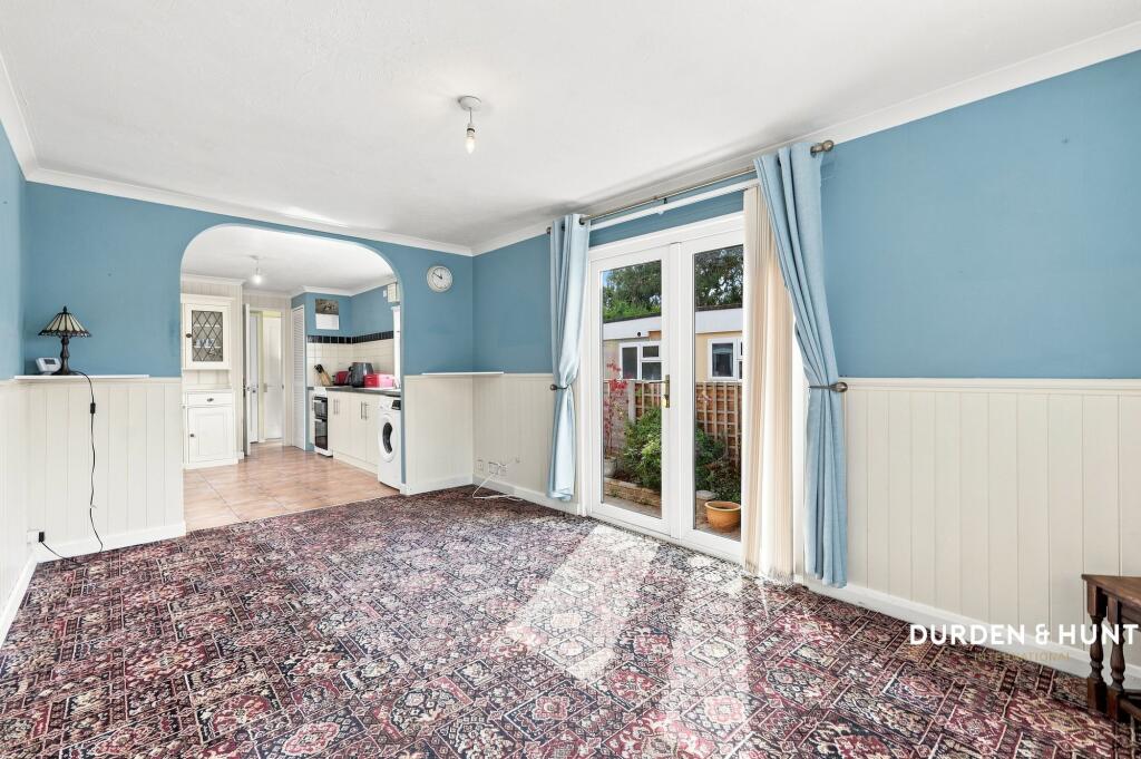 House in Rochford, Hullbridge - View 2