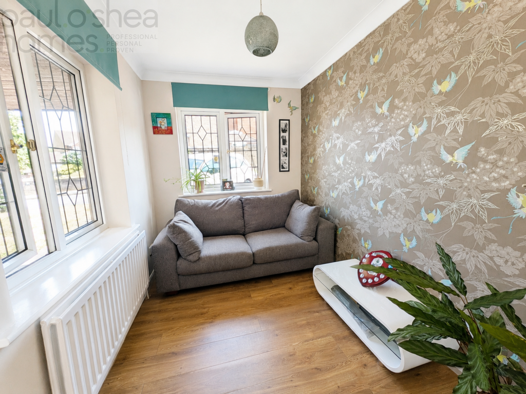 House in Croydon - More