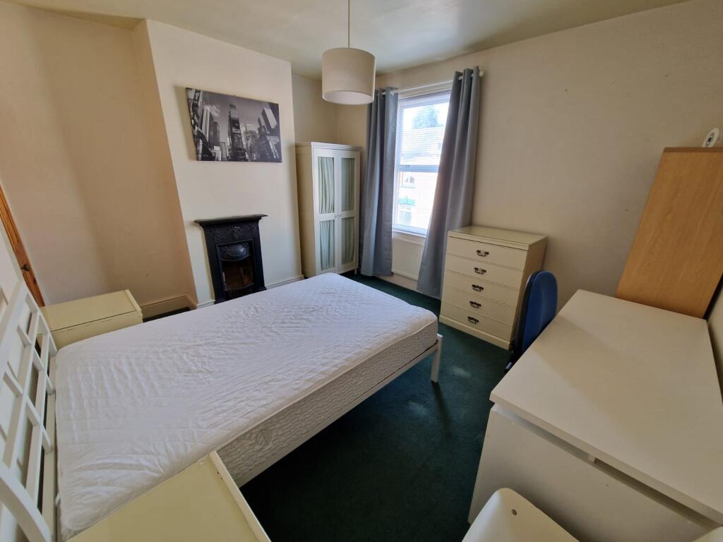 House in Warwick, Royal Leamington Spa - View 5