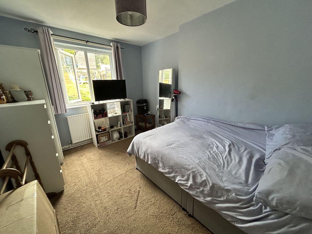 House in Gloucester - View 3