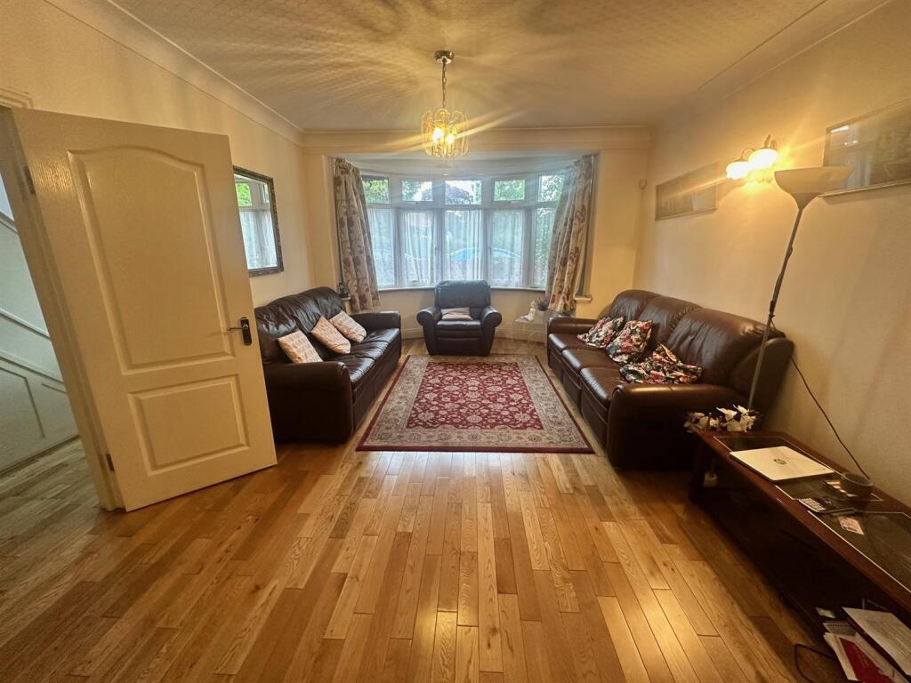 House in Twickenham - View 2