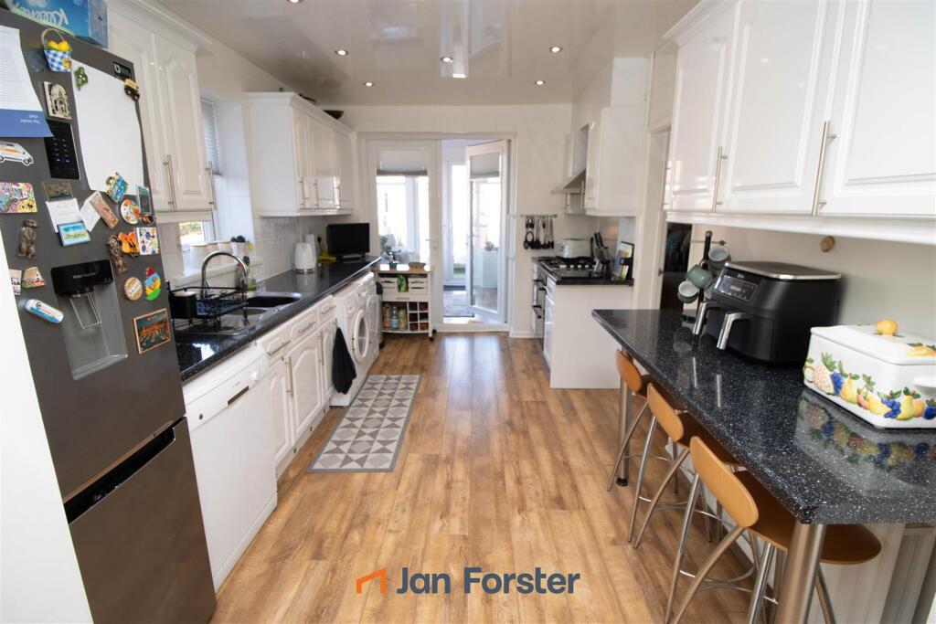 House in North Tyneside, Seaton Burn - View 3
