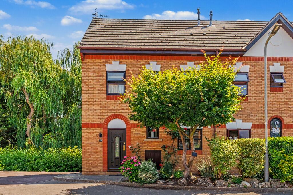 3-bed terraced on Saffron Walk, Stratford-Upon-Avon, CV37, £400,000
