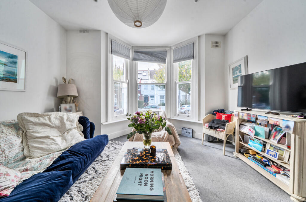 Apartment in London - View 3