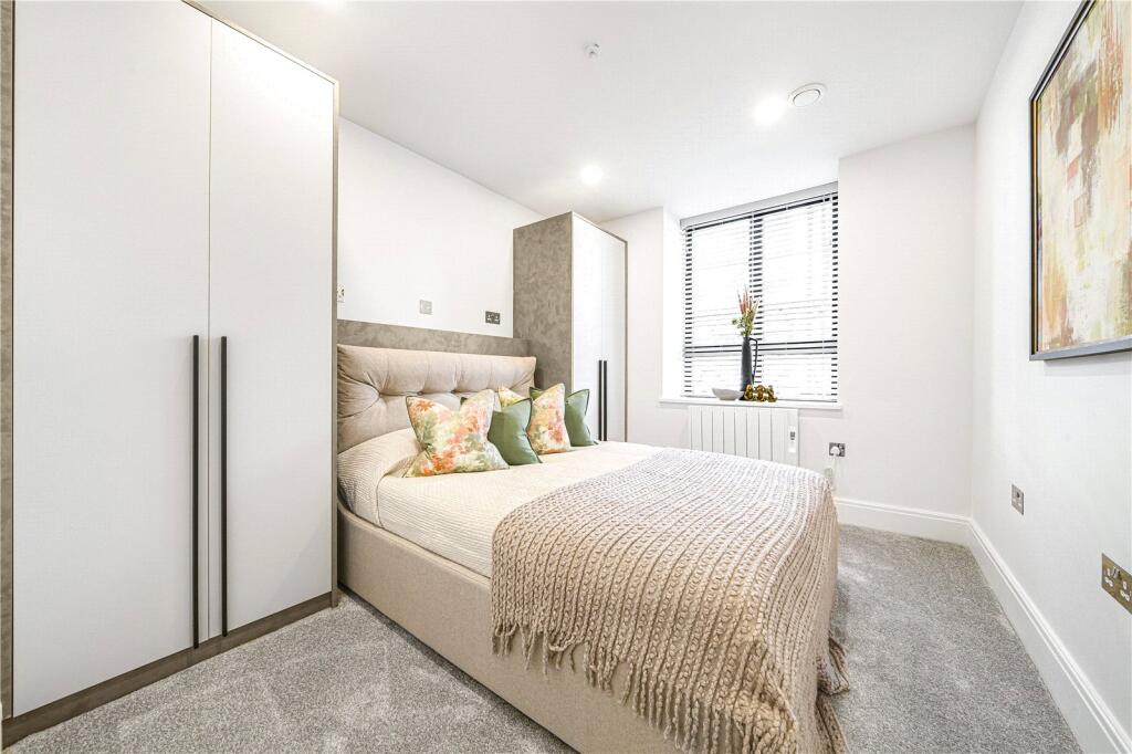 Apartment in Kingston upon Thames - More