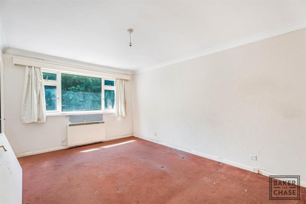 Apartment in Enfield - More