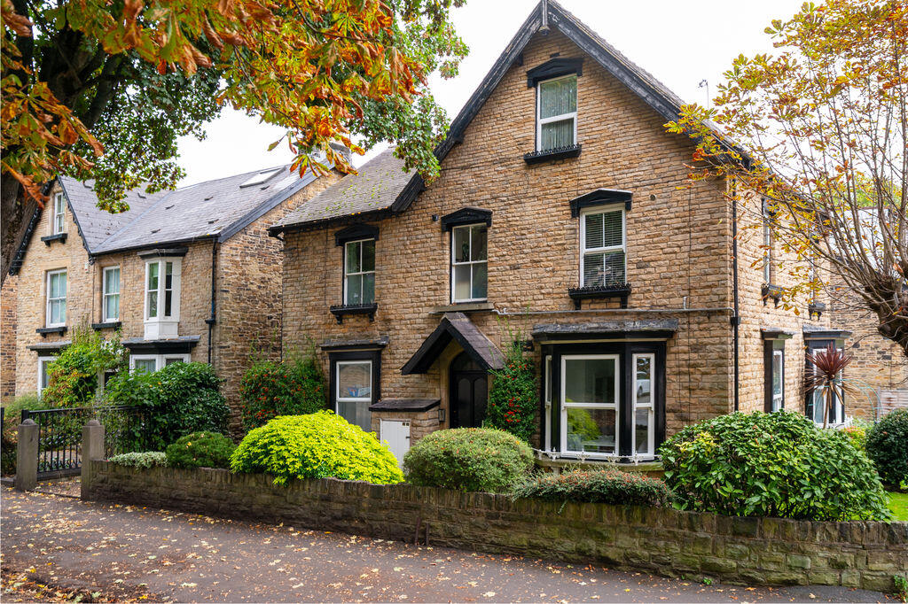 1-bed flat on Crescent Road, Nether Edge, Sheffield, £140,000