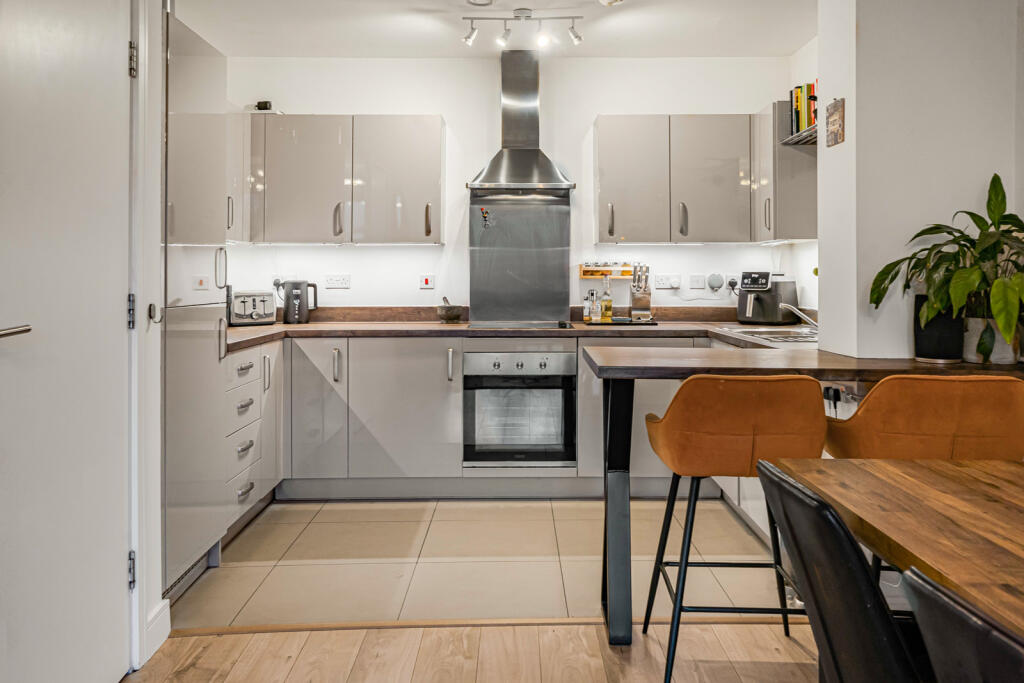 Main image of property: St. Pauls Way, London, E3