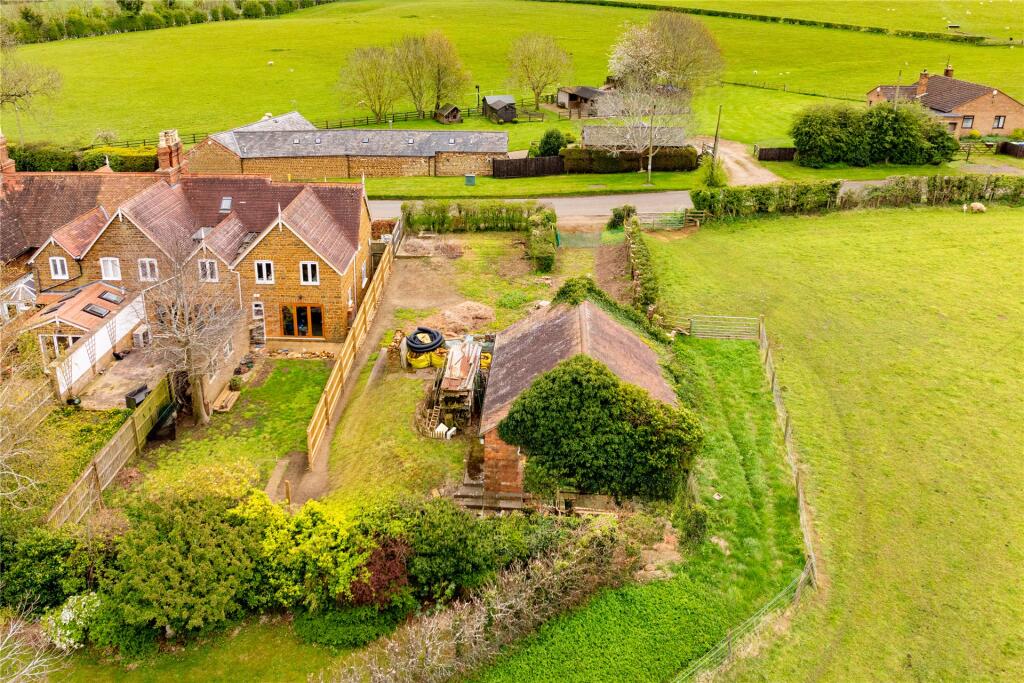 Banbury Lane, Fosters Booth, Towcester, Northamptonshire, NN12 - View 5