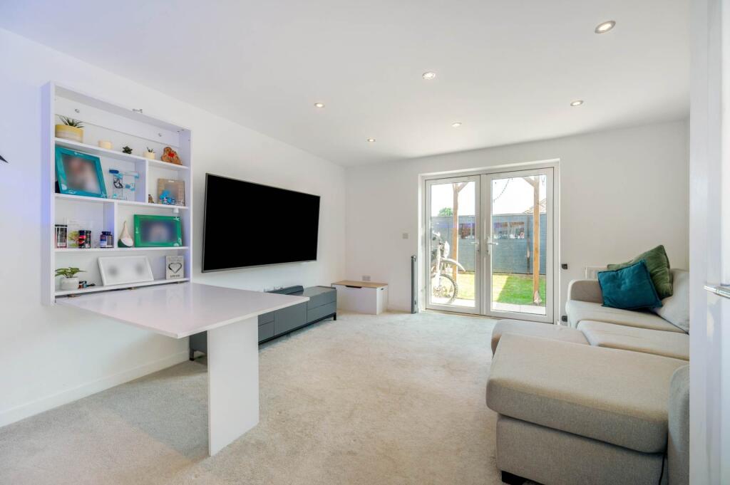 House in Chichester, East Wittering - View 2