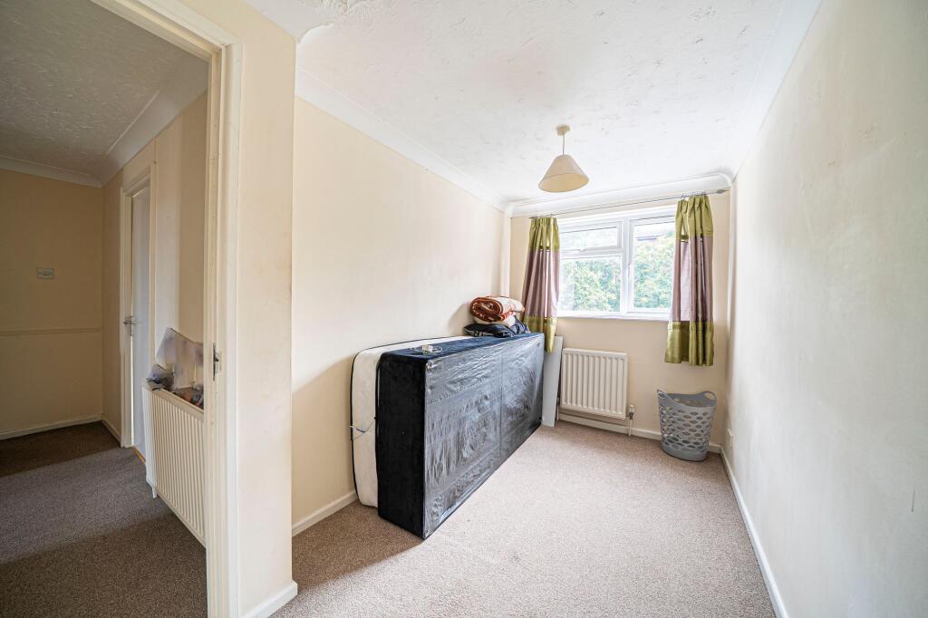 House in Test Valley, Saxon Fields, Andover - More